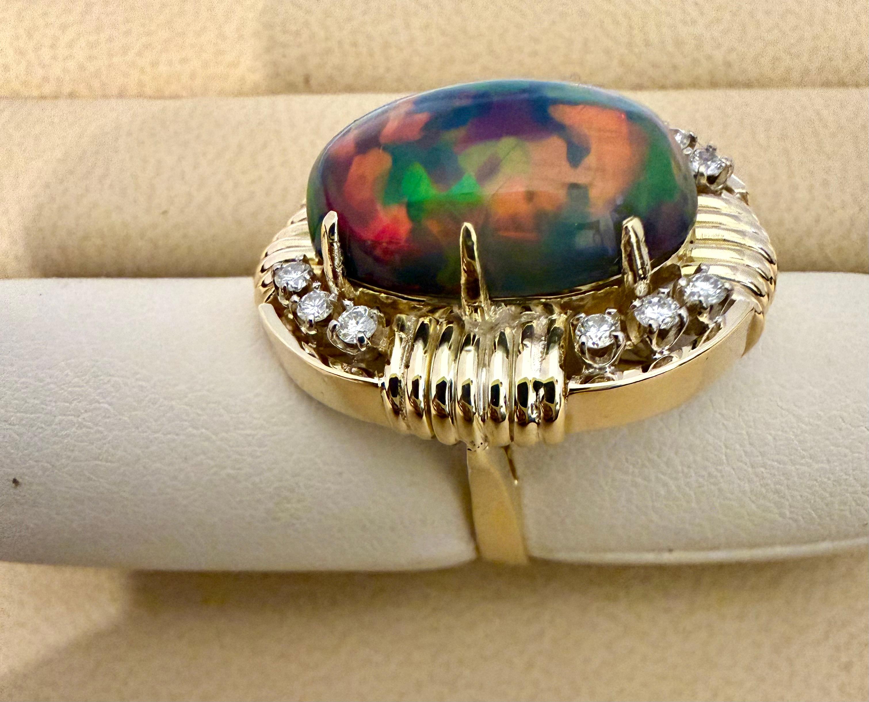 Anillo de cóctel de ópalo australiano negro de forma ovalada de 10 quilates, oro amarillo de 14 quilates, TALLA 6.5 en venta 6