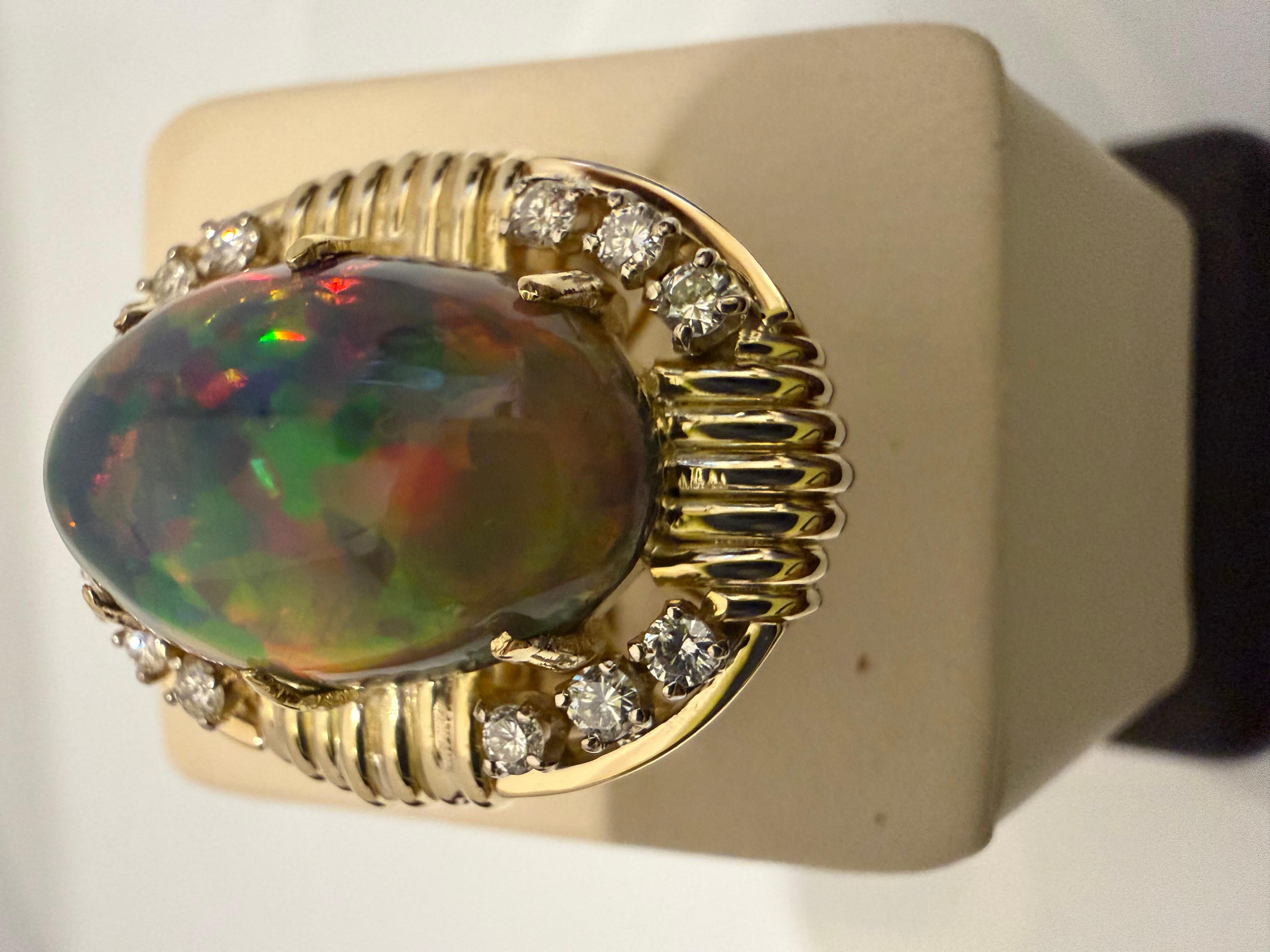 Anillo de cóctel de ópalo australiano negro de forma ovalada de 10 quilates, oro amarillo de 14 quilates, TALLA 6.5 en venta 7