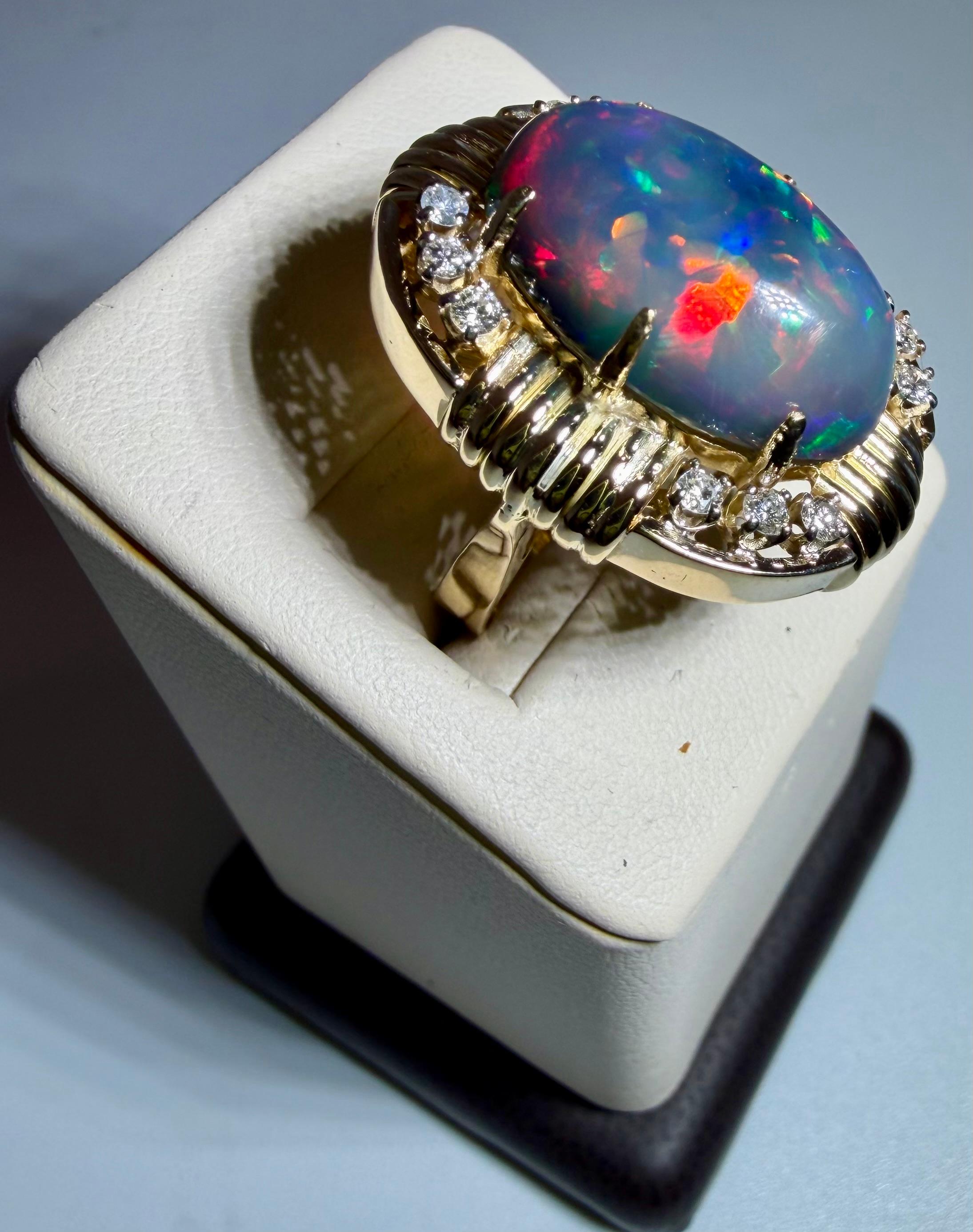 Anillo de cóctel de ópalo australiano negro de forma ovalada de 10 quilates, oro amarillo de 14 quilates, TALLA 6.5 en venta 8