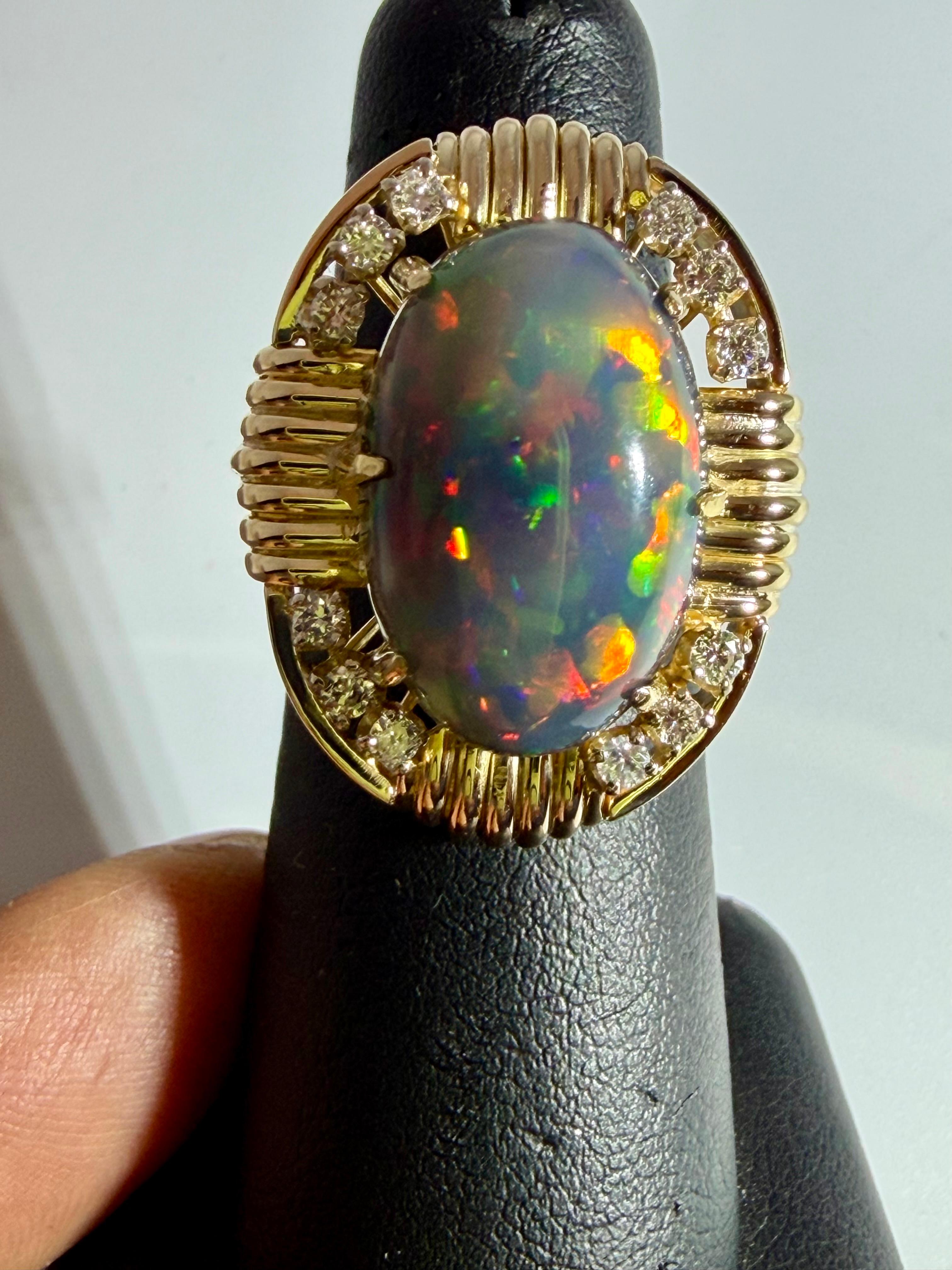 De las mujeres Anillo de cóctel de ópalo australiano negro de forma ovalada de 10 quilates, oro amarillo de 14 quilates, TALLA 6.5 en venta