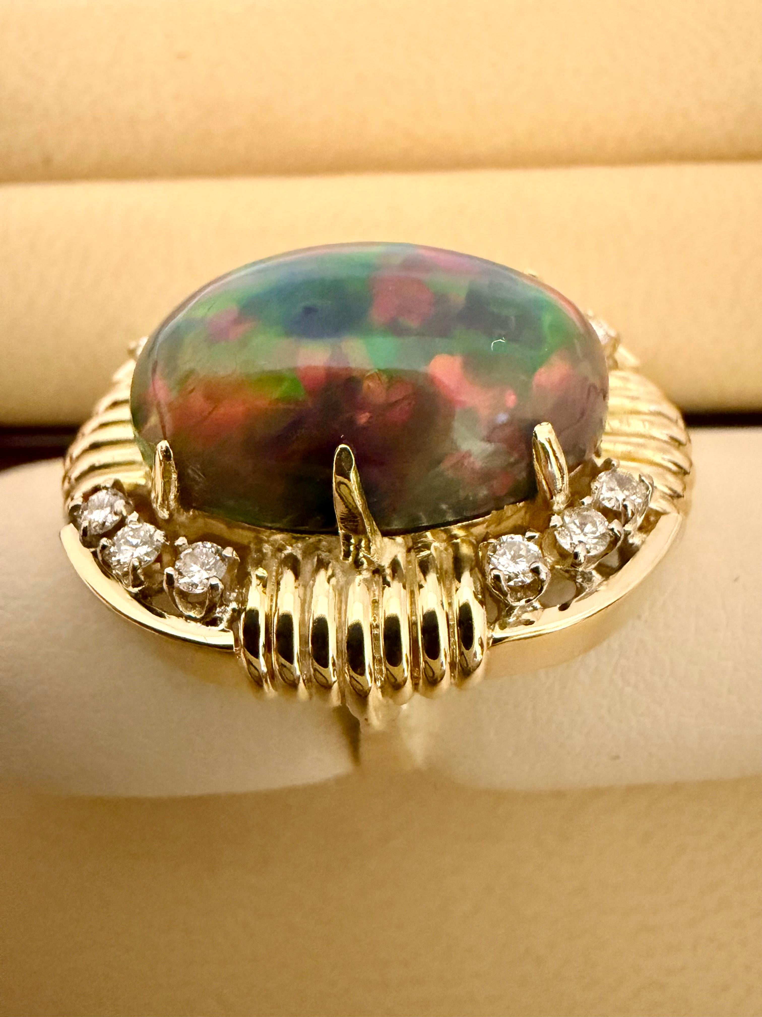 Anillo de cóctel de ópalo australiano negro de forma ovalada de 10 quilates, oro amarillo de 14 quilates, TALLA 6.5 en venta 2