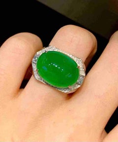10CT Oval-Shaped Emerald Cocktail Ring with 0.40CT Diamonds