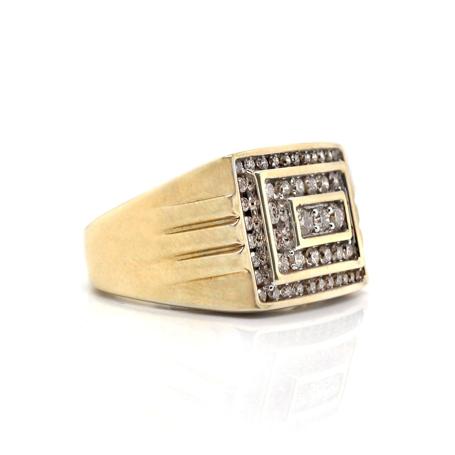 Bague pour homme en or jaune 10CT avec diamant

Cette bague en diamant est un bijou audacieux et sophistiqué conçu pour les hommes, qui respire l'élégance tout en conservant une esthétique masculine.

Poids du diamant : 1,00ct

Qualité du diamant :