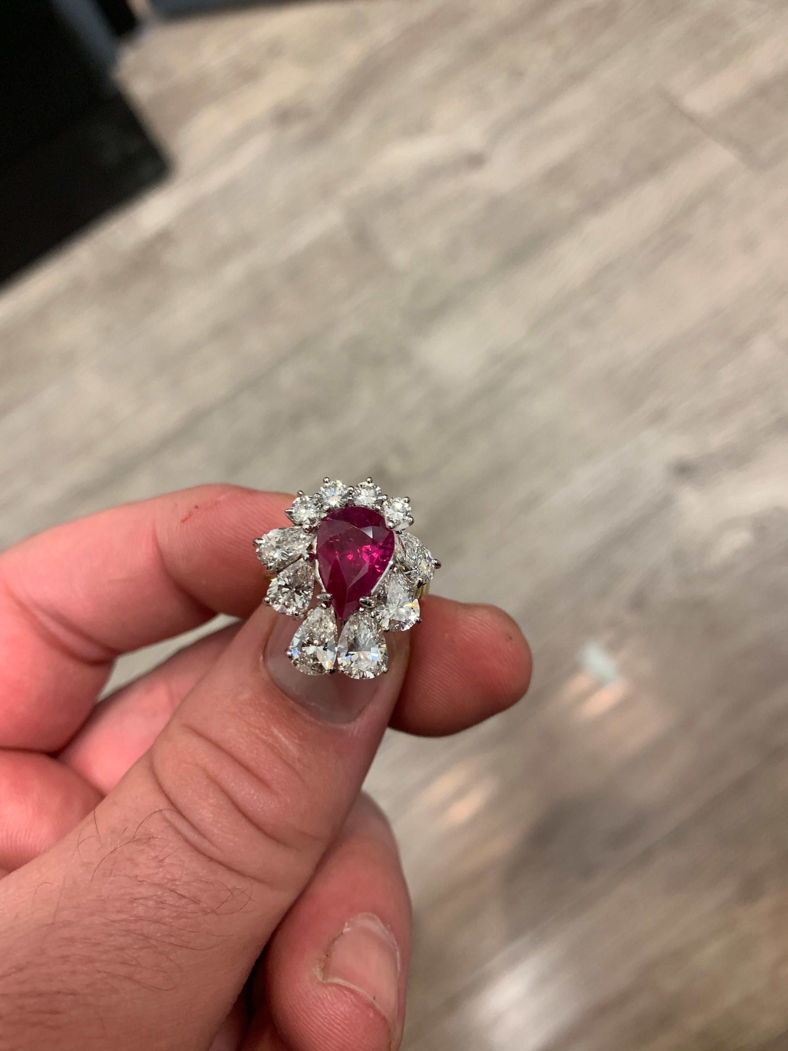Ruby and Diamond Cocktail Ring 18 Karat Yellow Gold 10.23 Carat In Good Condition For Sale In Aliso Viejo, CA