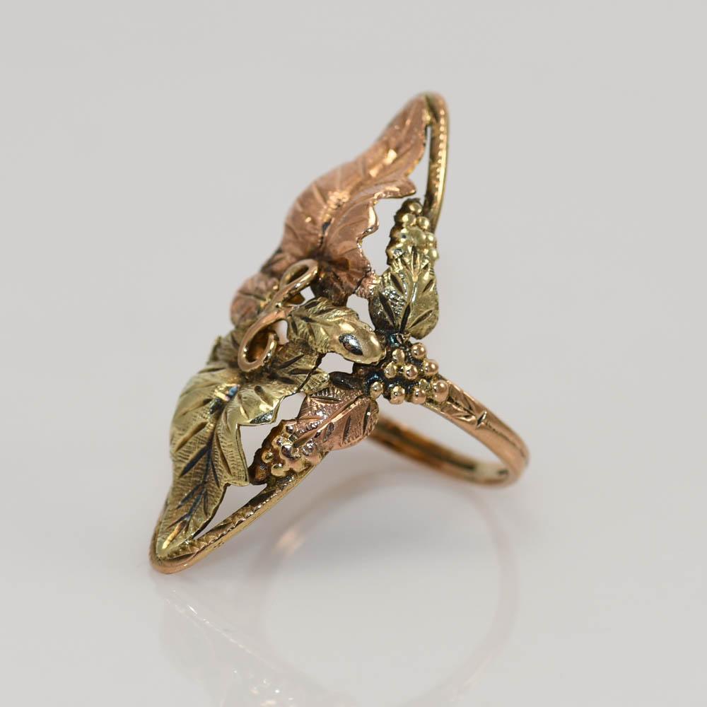 Women's 10k 2-Tone Vintage Leaf Design Ring, 3.6gr For Sale