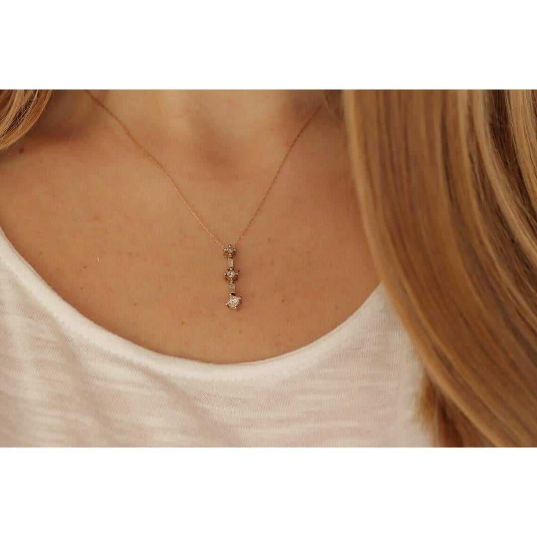 Pendentif Present Future Journey de 10 carats avec 3 diamants, 0,60 carat Princess and Baguette Bon état - En vente à Port Charlotte, FL