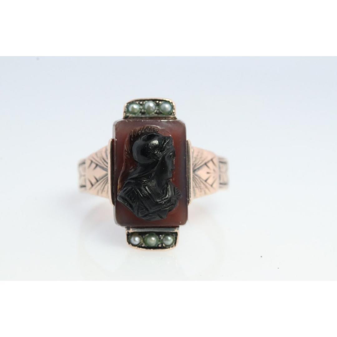 Soldado romano tallado de 10 quilates, Anillo de sello Centurión. Oro de 10 quilates Tallado Victori en venta 2