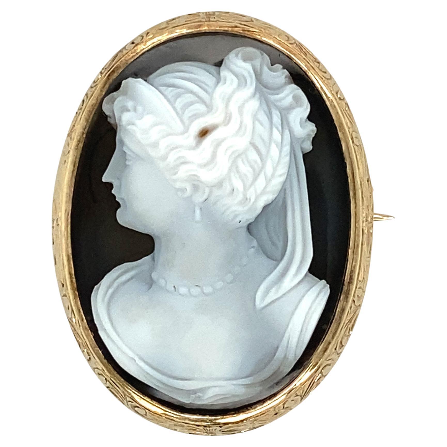 10K Antique Edwardian Yellow Gold Cameo Brooch Pendant Circa 1910 For Sale