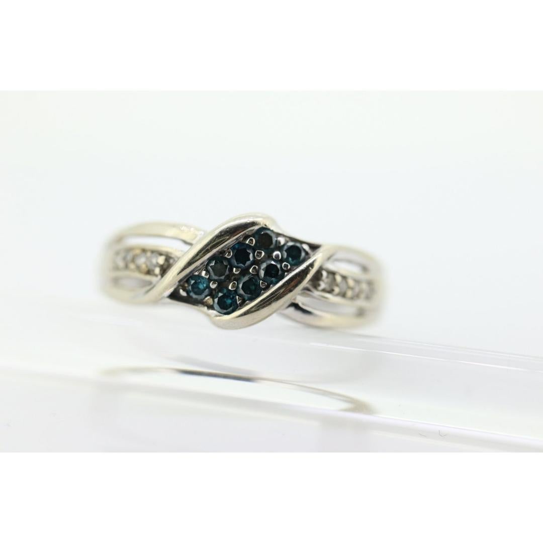10k Blue Diamond Pave Encrusted Band. BLUE diamond pave band ring. Sz7.25 For Sale 4