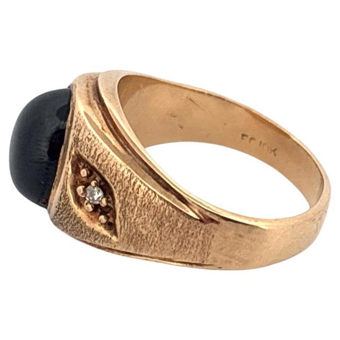Anello con zaffiro nero e diamante in oro giallo spazzolato 10K In condizioni buone in vendita a Sewickley, PA