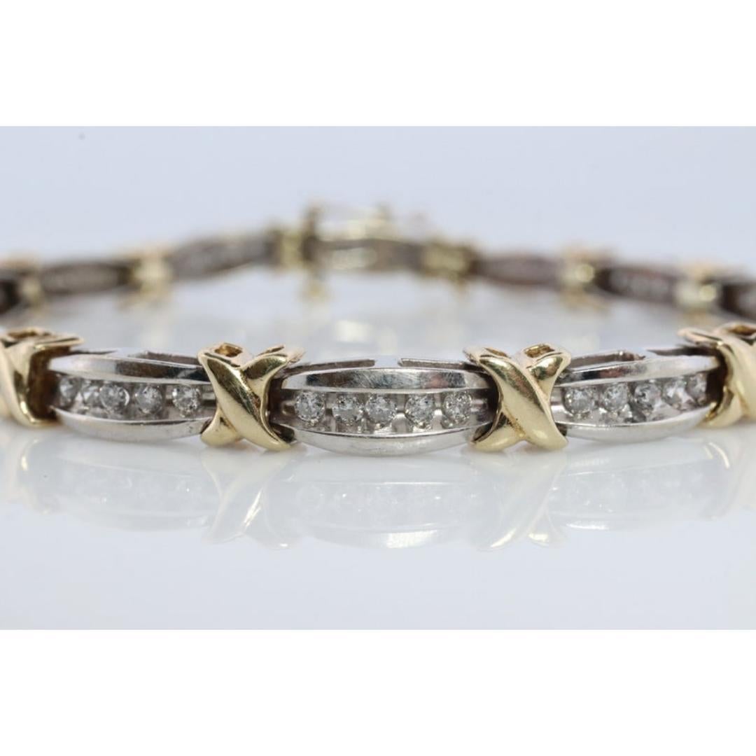 Bracelet XOXO en diamant 10k. Bracelet en or blanc jaune 10k Kiss Hug diamant. en vente 4
