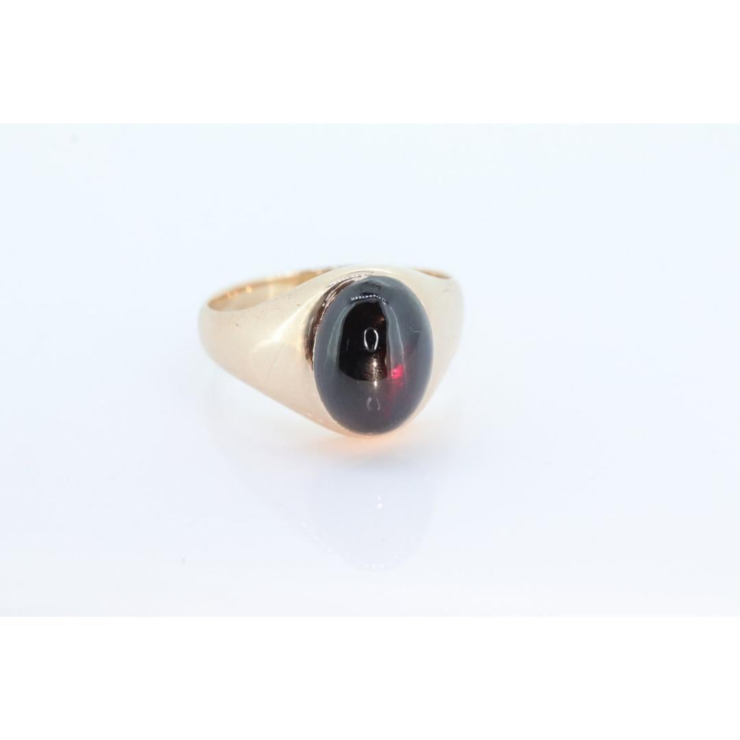 10k Garnet ring. 10k Yellow Gold Black RED Rhodolite Garnet Cabochon Bezel set For Sale 2