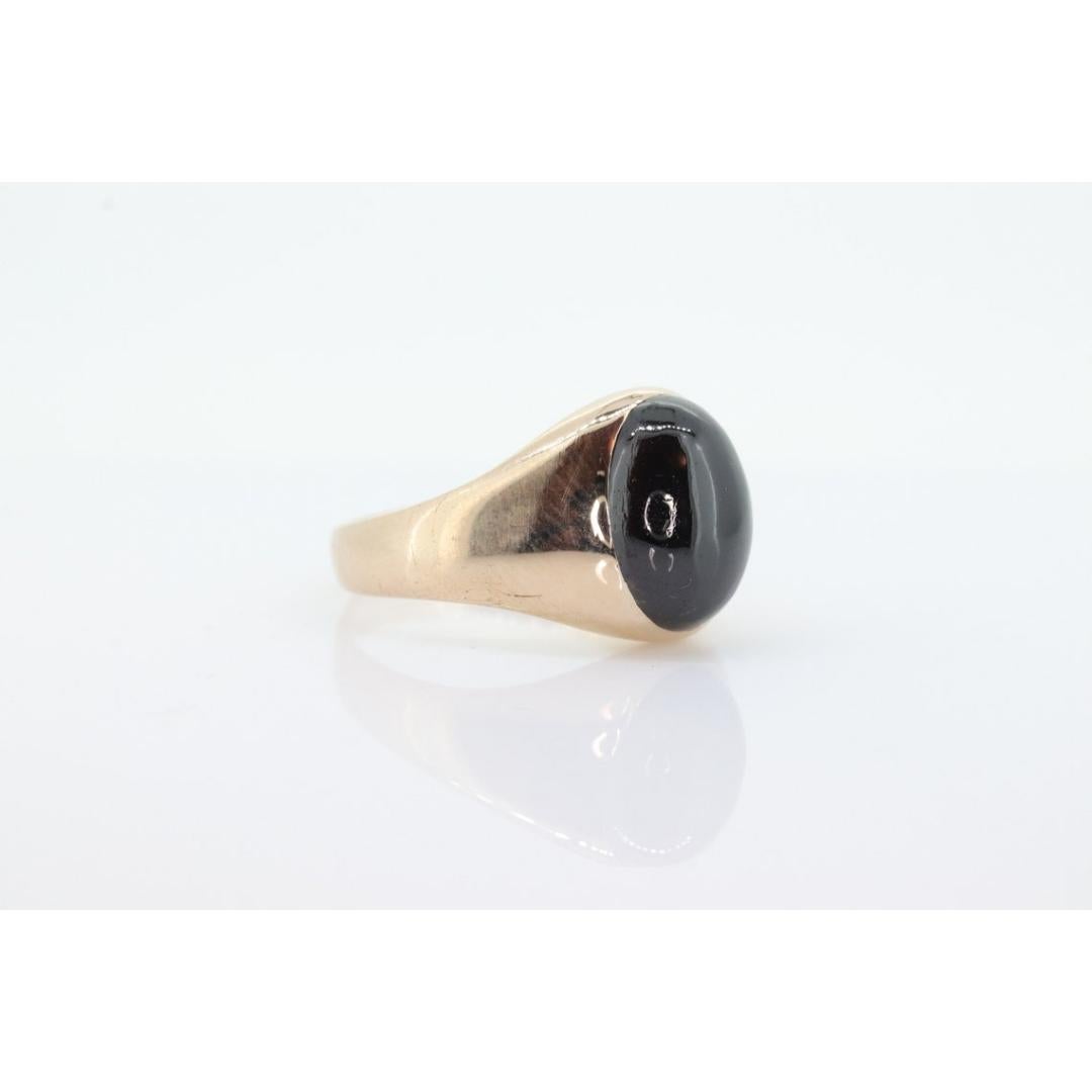 10k Garnet ring. 10k Yellow Gold Black RED Rhodolite Garnet Cabochon Bezel set For Sale 3
