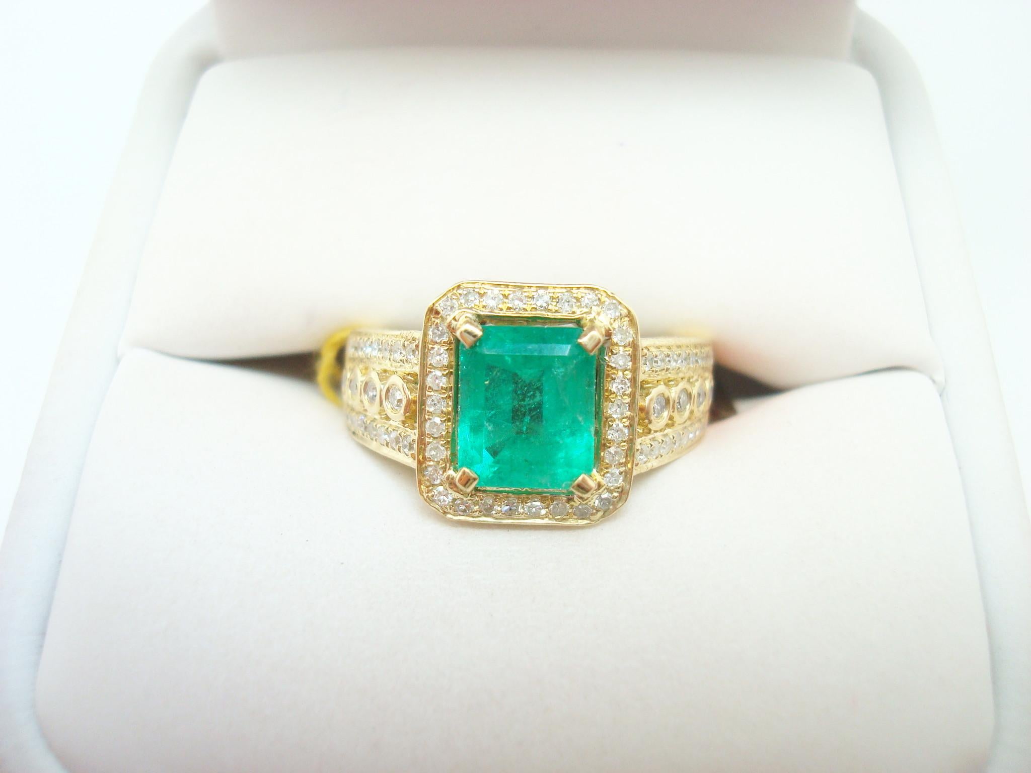 Art Deco 10k Gold 1.62ct Genuine Natural Emerald Ring with 1/4ct Diamonds '#J2604' For Sale