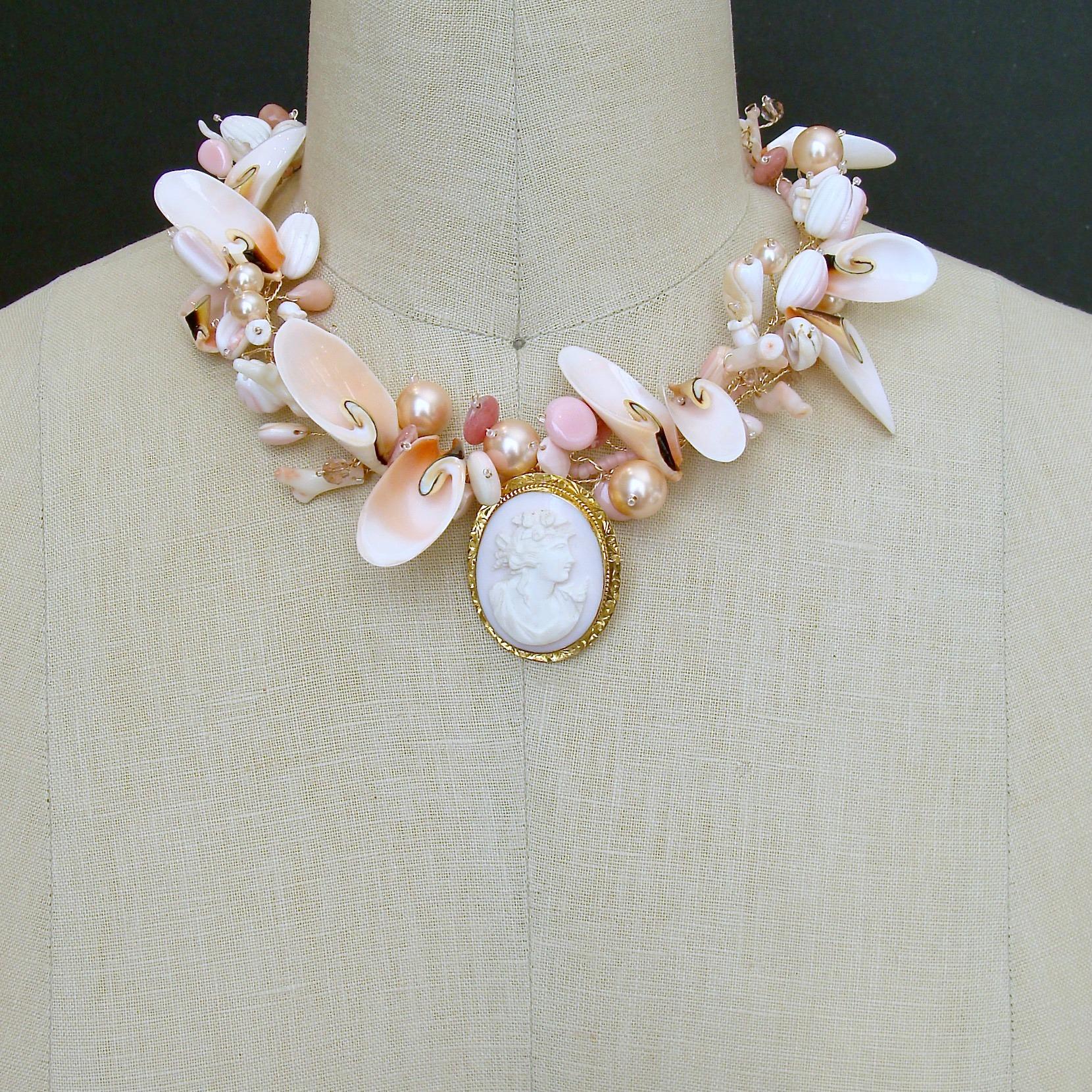 10k Gold Angelskin Coral Coral Carved Cameo Shell Necklace, Shell of an Idea V In New Condition In Colleyville, TX