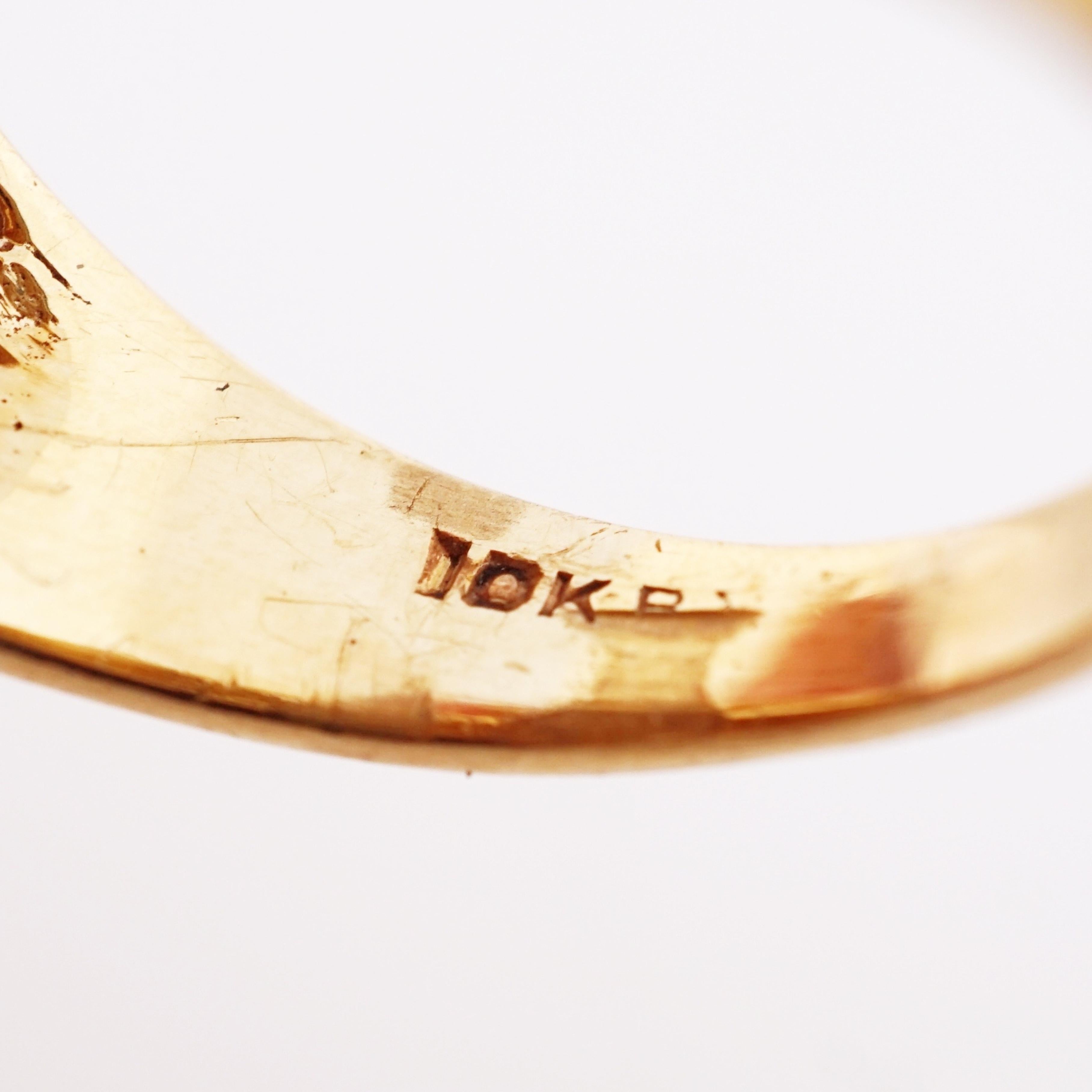 10k Gold Floral Ring mit Saphir-Edelsteinen, 1970er Jahre im Zustand „Gut“ im Angebot in McKinney, TX