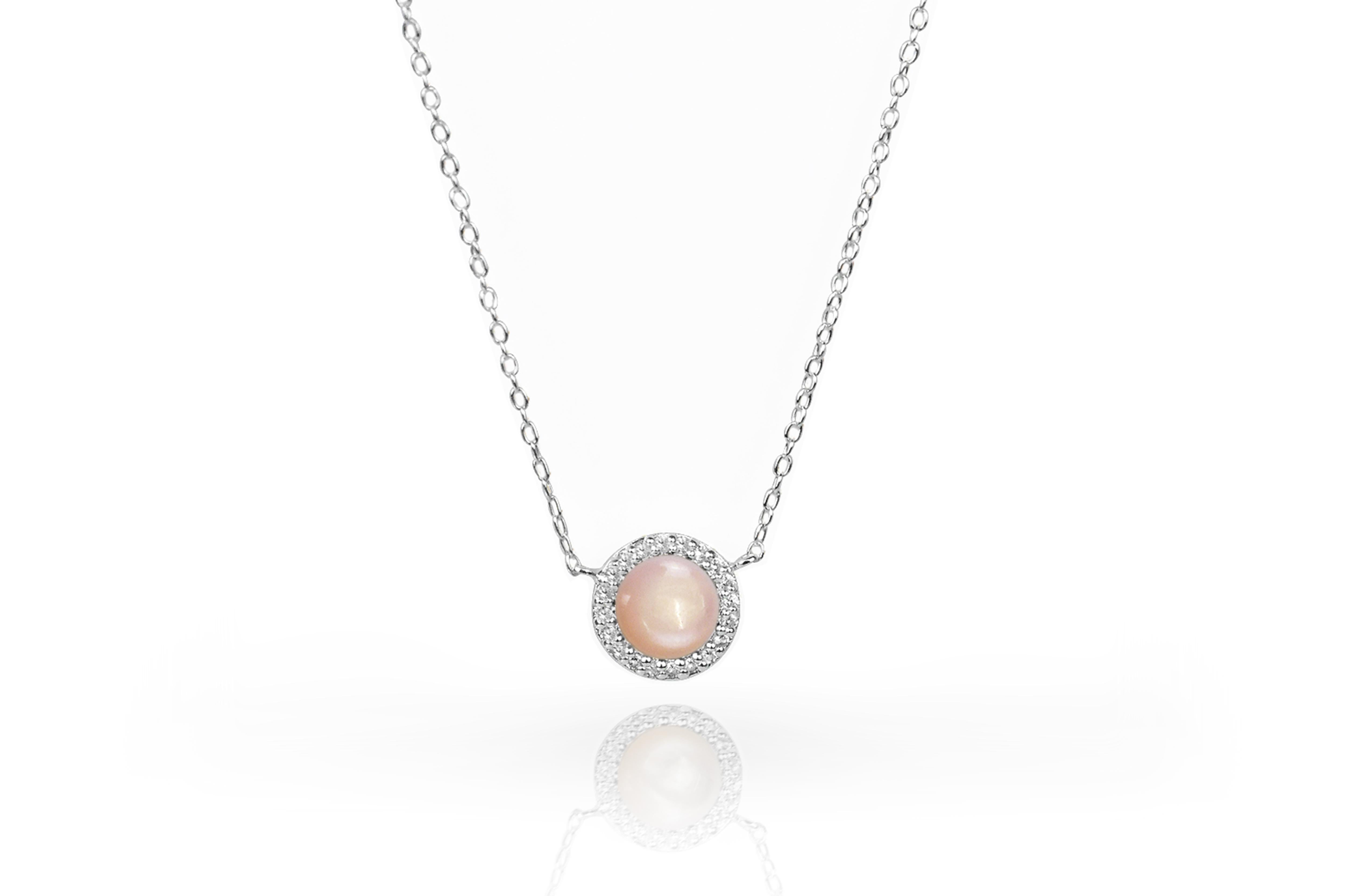 Gemstone Circle Necklace is made of 10k solid gold available in three colors of gold and four options of gemstone.
Gold: White Gold / Rose Gold / Yellow Gold.
Gemstone: Abalone / Tahitian Black MOP / White MOP / Pink MOP

Delicate Minimal Necklace