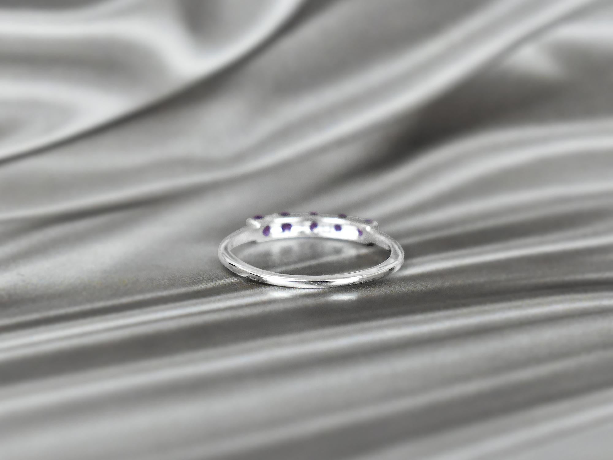 Im Angebot: 10k Gold Edelsteinring mit mehreren Edelsteinen und Geburtssteinen Stapelbar () 11