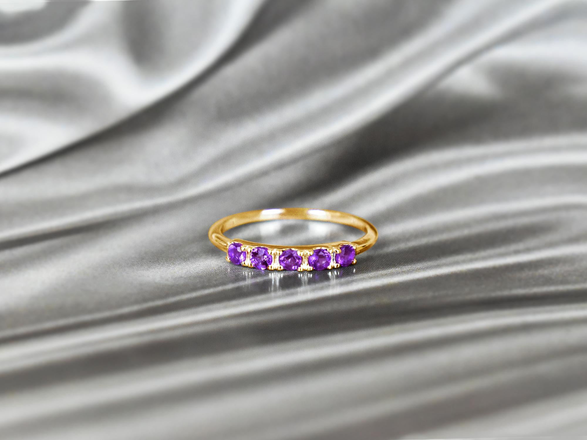 Im Angebot: 10k Gold Edelsteinring mit mehreren Edelsteinen und Geburtssteinen Stapelbar () 3