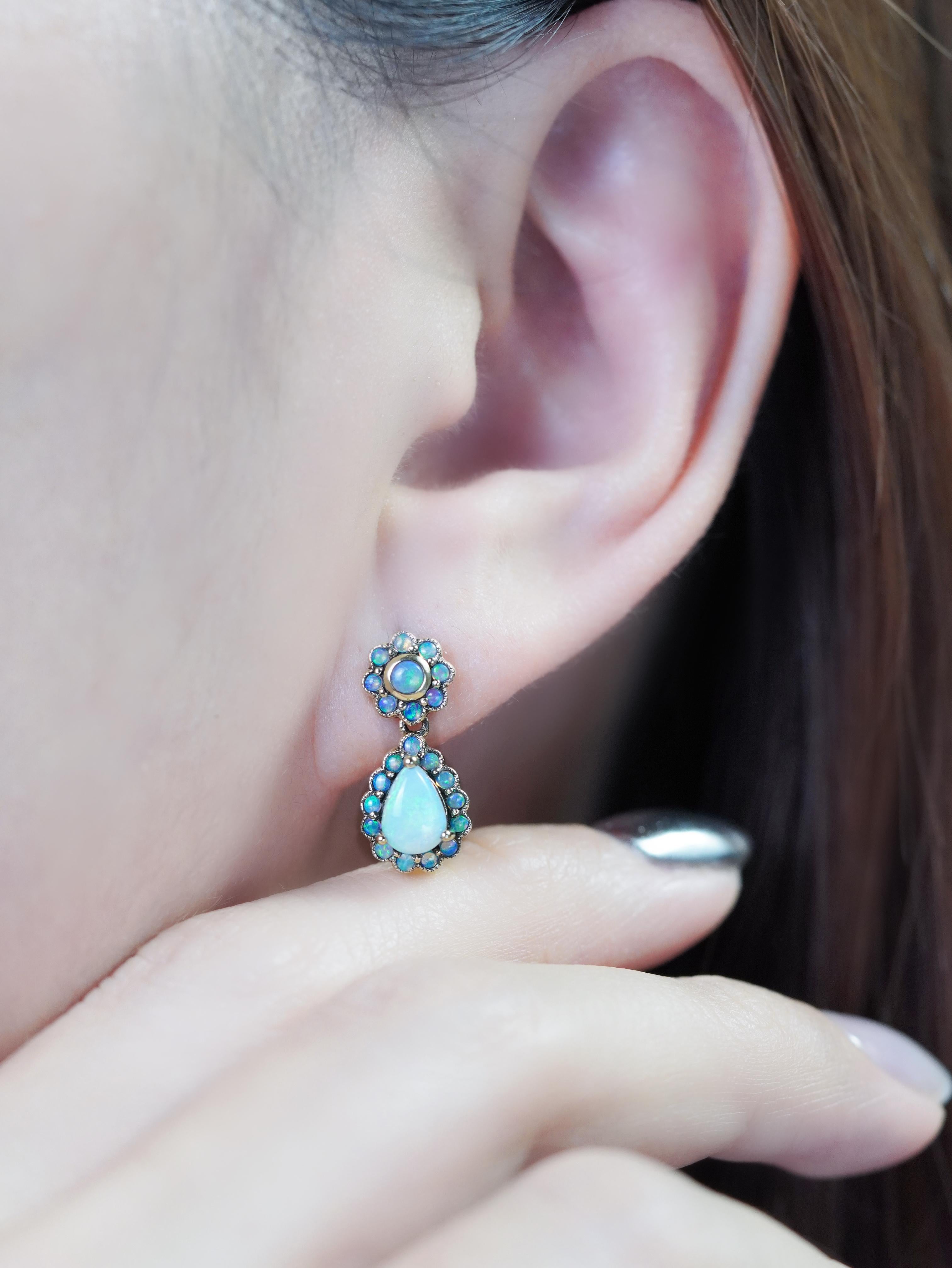 10K Gold Opal Vintage Style blühende Ohrringe baumeln im Angebot 2