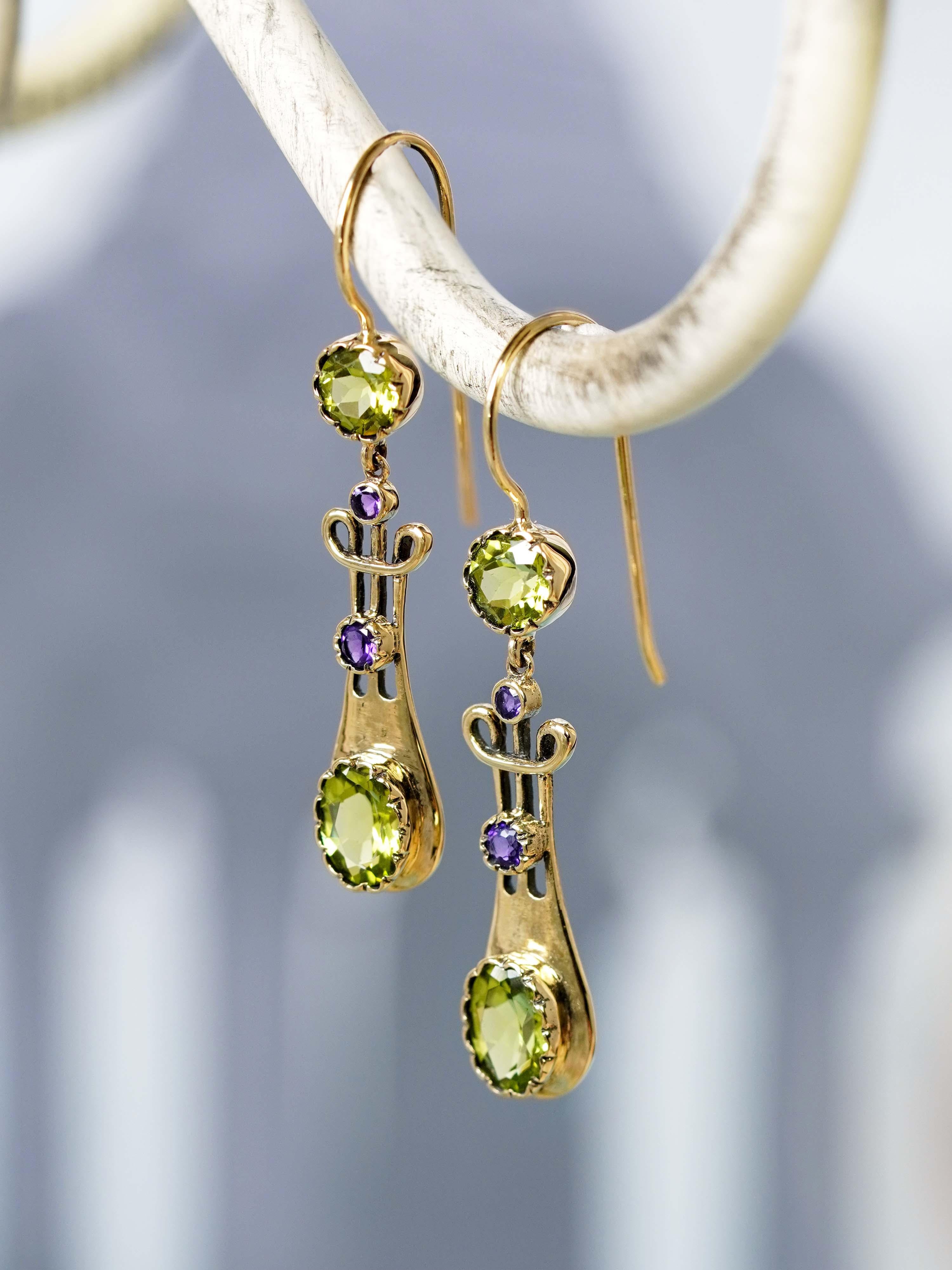 10K Gold Peridot und Amethyst Vintage Style Tropfen Ohrringe Damen im Angebot