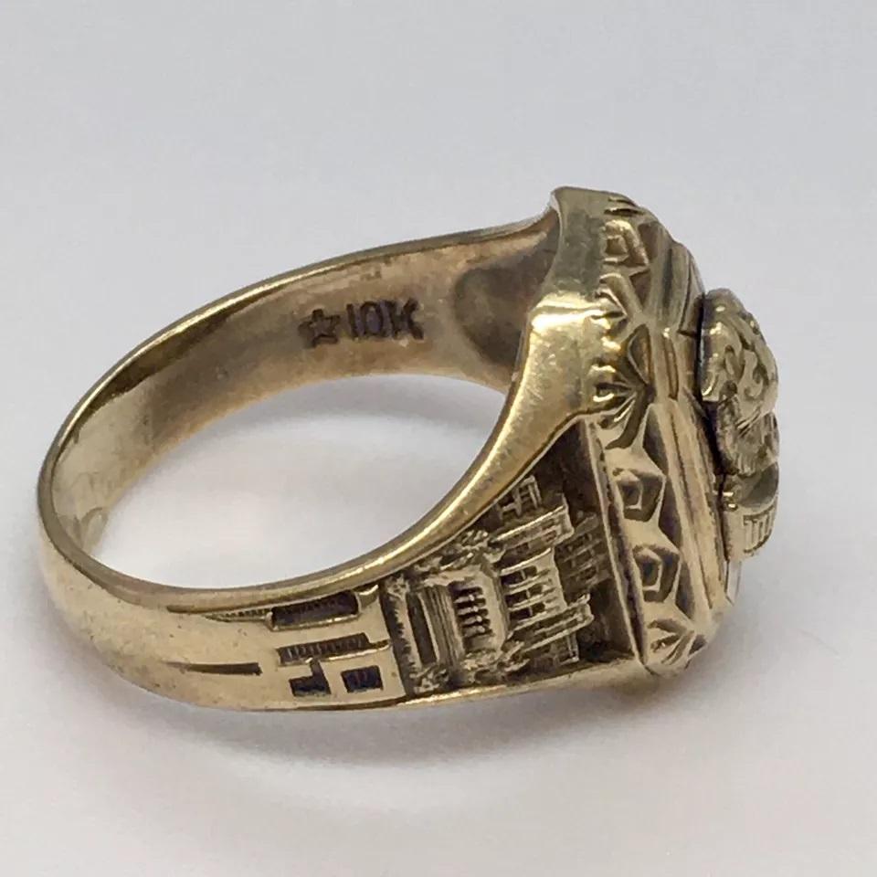 Women's or Men's 10K Gold Ring Little Rock 1945 Class Retro Era 5.6 Gram Size 7.75 Hallmark For Sale