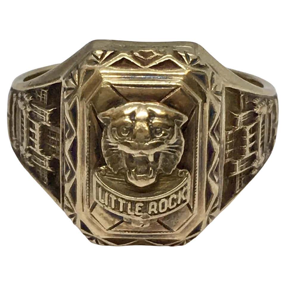 Vintage Class Rings - 21 For Sale on 1stDibs | vintage class rings for ...