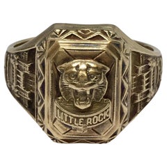 Bague en or 10K Little Rock 1945 Class Retro Era 5.6 Gram Taille 7.75 Hallmark