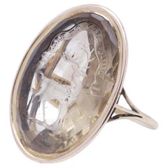 Anillo de sello calcográfico de cristal de roca de oro de 10 quilates