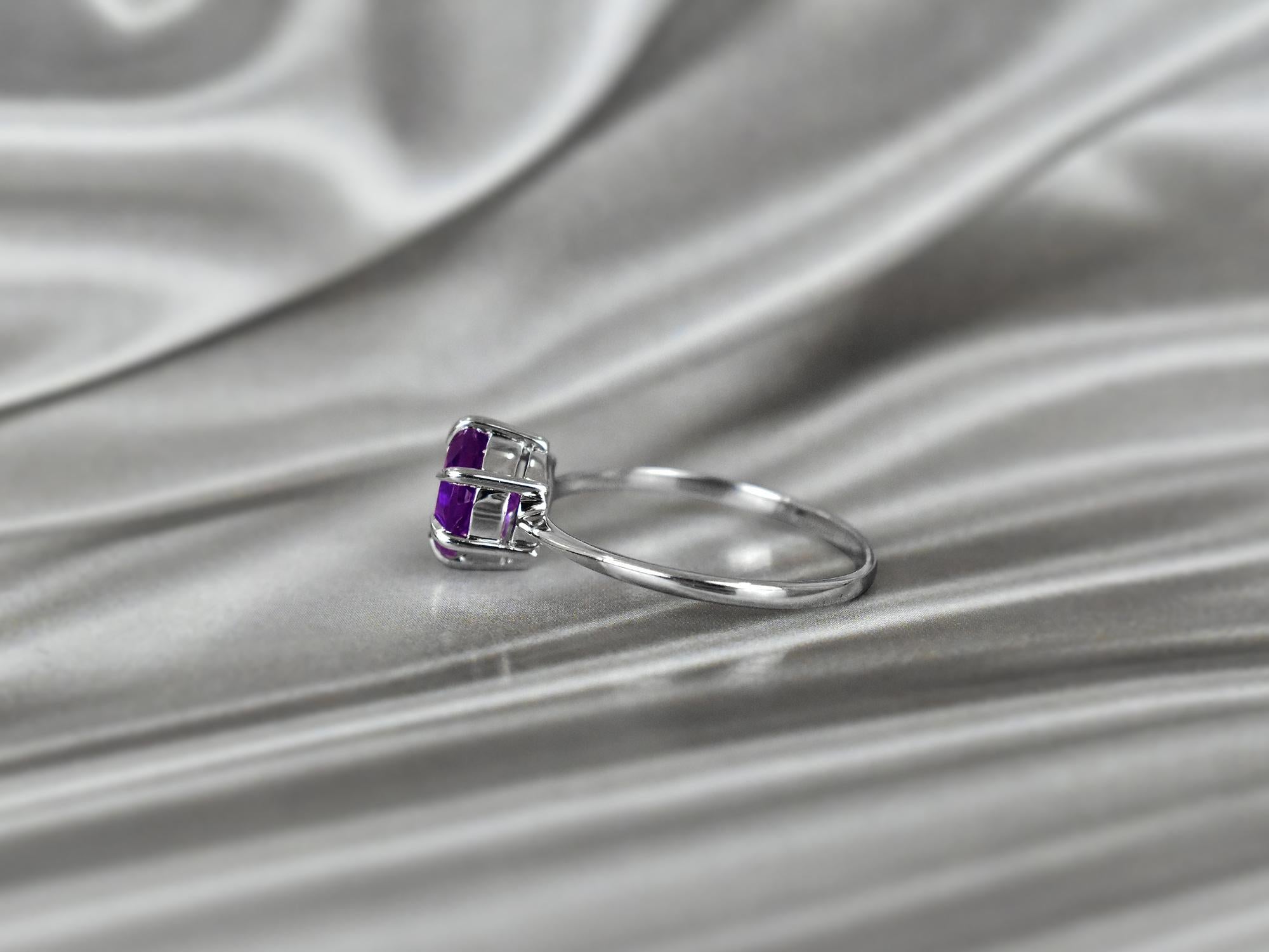 For Sale:  10k Gold  Round Gemstone 8x8 mm Round Gemstone Ring Engagement Ring 10