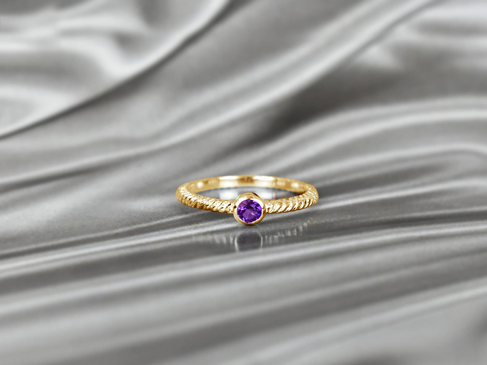 Im Angebot: 10k Gold runder Edelstein 3,5 mm runder Edelstein Ring Birthstone Ring Stapelbarer Ring () 3