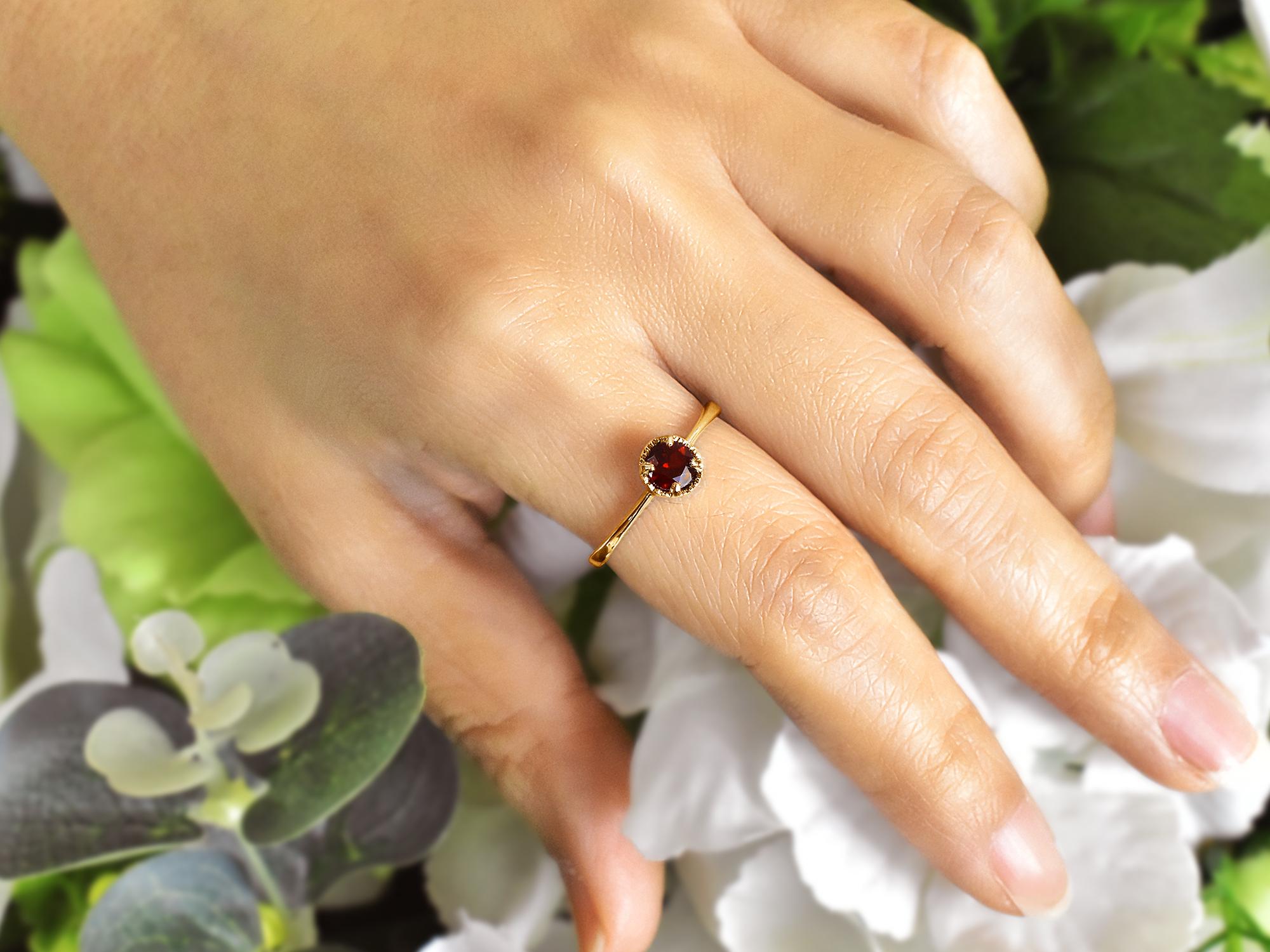 En venta: Anillo de oro de 10 quilates con gema redonda de 5 mm con forma redonda Anillo apilable de gemas  13