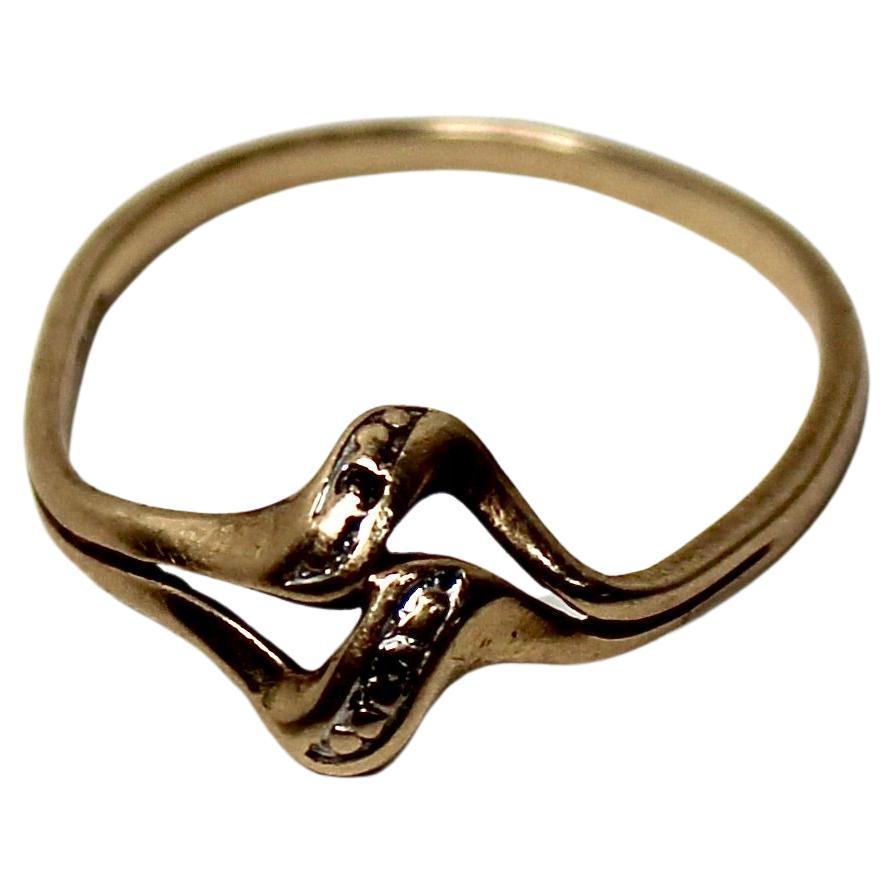 10k Gold Wave Design Antique Ring For Sale