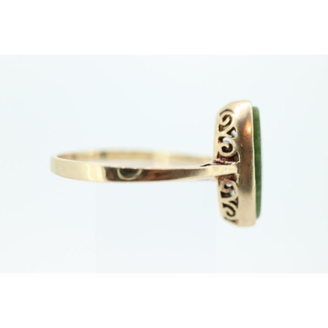 10k Green Agate Marquise Jade Jadeite ring. 10k Bezel Set marquise cabochon For Sale 6