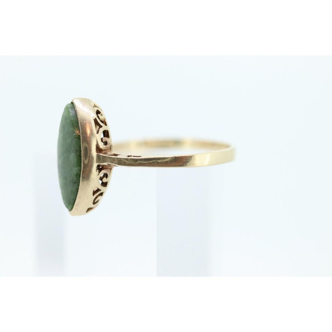10k Green Agate Marquise Jade Jadeite ring. 10k Bezel Set marquise cabochon For Sale 7