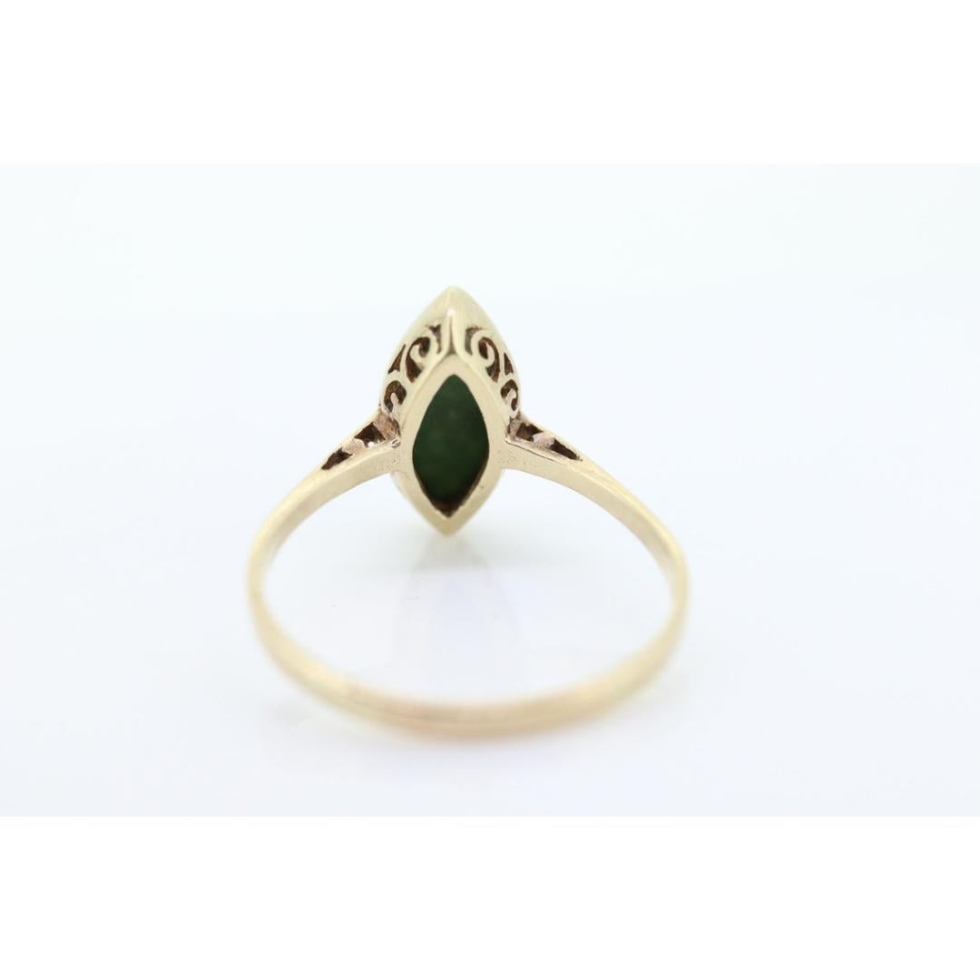 10k Green Agate Marquise Jade Jadeite ring. 10k Bezel Set marquise cabochon In Good Condition For Sale In Port Charlotte, FL
