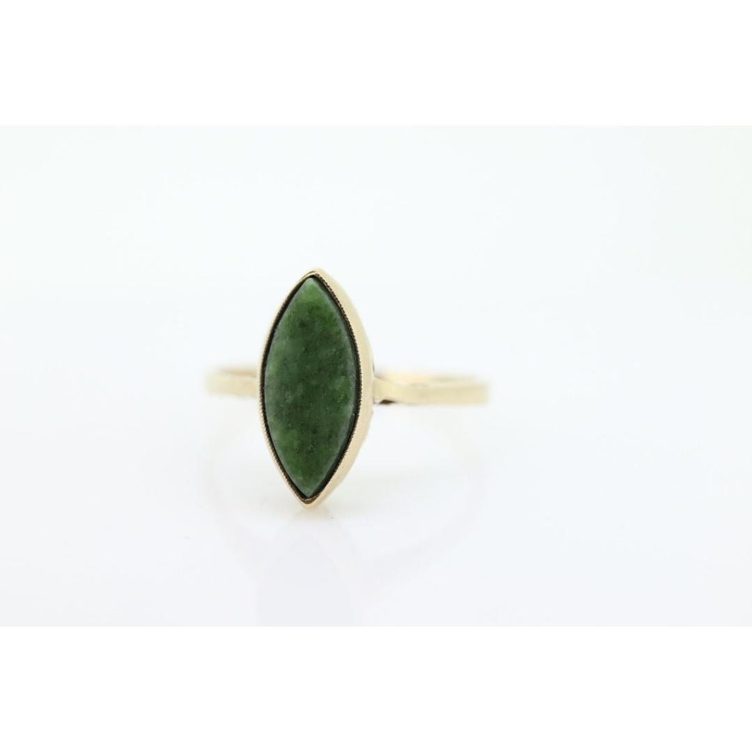 10k Green Agate Marquise Jade Jadeite ring. 10k Bezel Set marquise cabochon For Sale 5