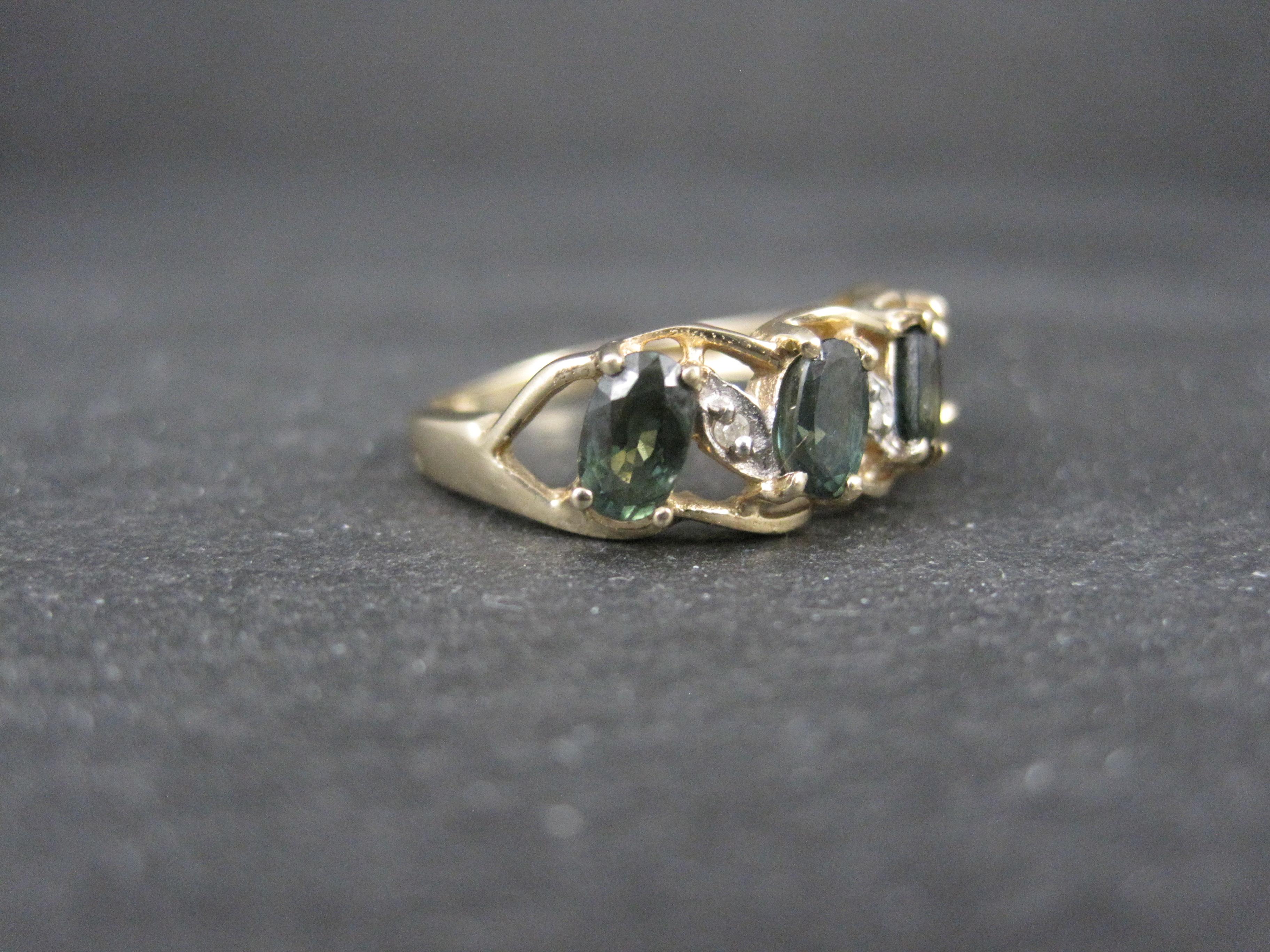 Contemporary 10K Green Sapphire Ring Size 6
