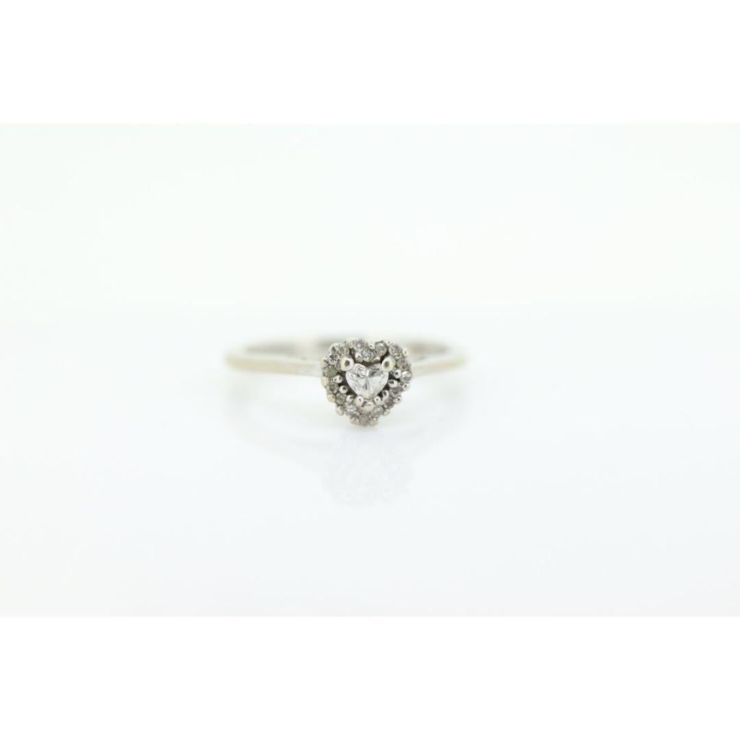 10k Herz Diamantschliff Halo-Ring. 10k Weißgold Herzschliff Diamant-Cluster-Ring. Damen im Angebot