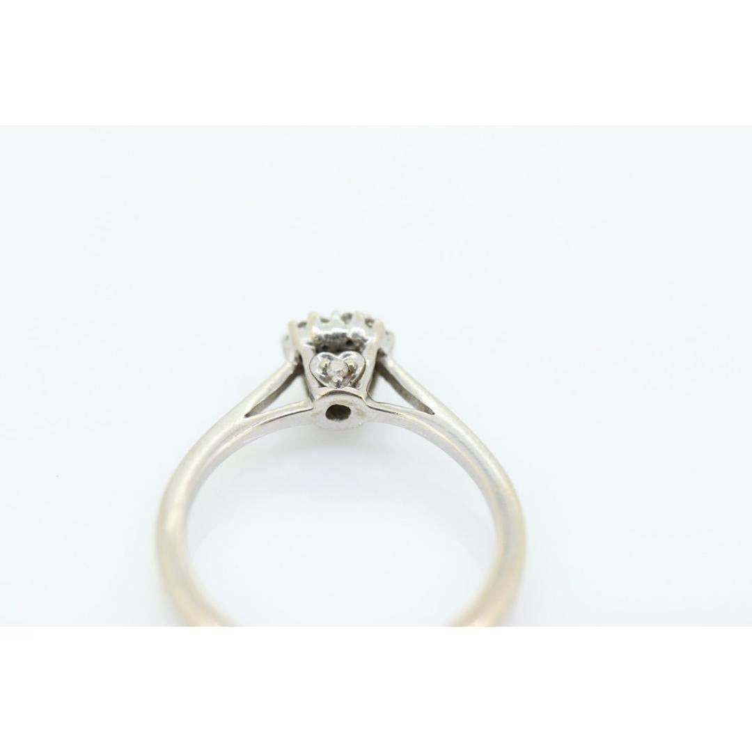 10k Herz Diamantschliff Halo-Ring. 10k Weißgold Herzschliff Diamant-Cluster-Ring. im Angebot 1