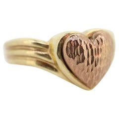 Anillo Corazón 10k. Anillo de promesa de corazón con textura de 10k. Oro rosa y amarillo de 10k. Bonito