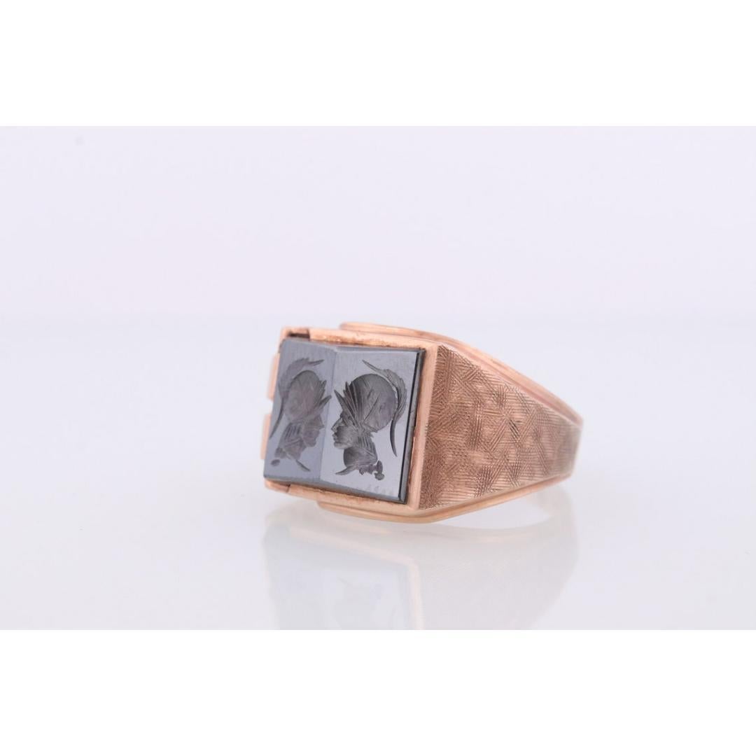 10k Hematite Intaglio Roman Greek soldier, Centurion Mirror Double Signet Ring. For Sale 4