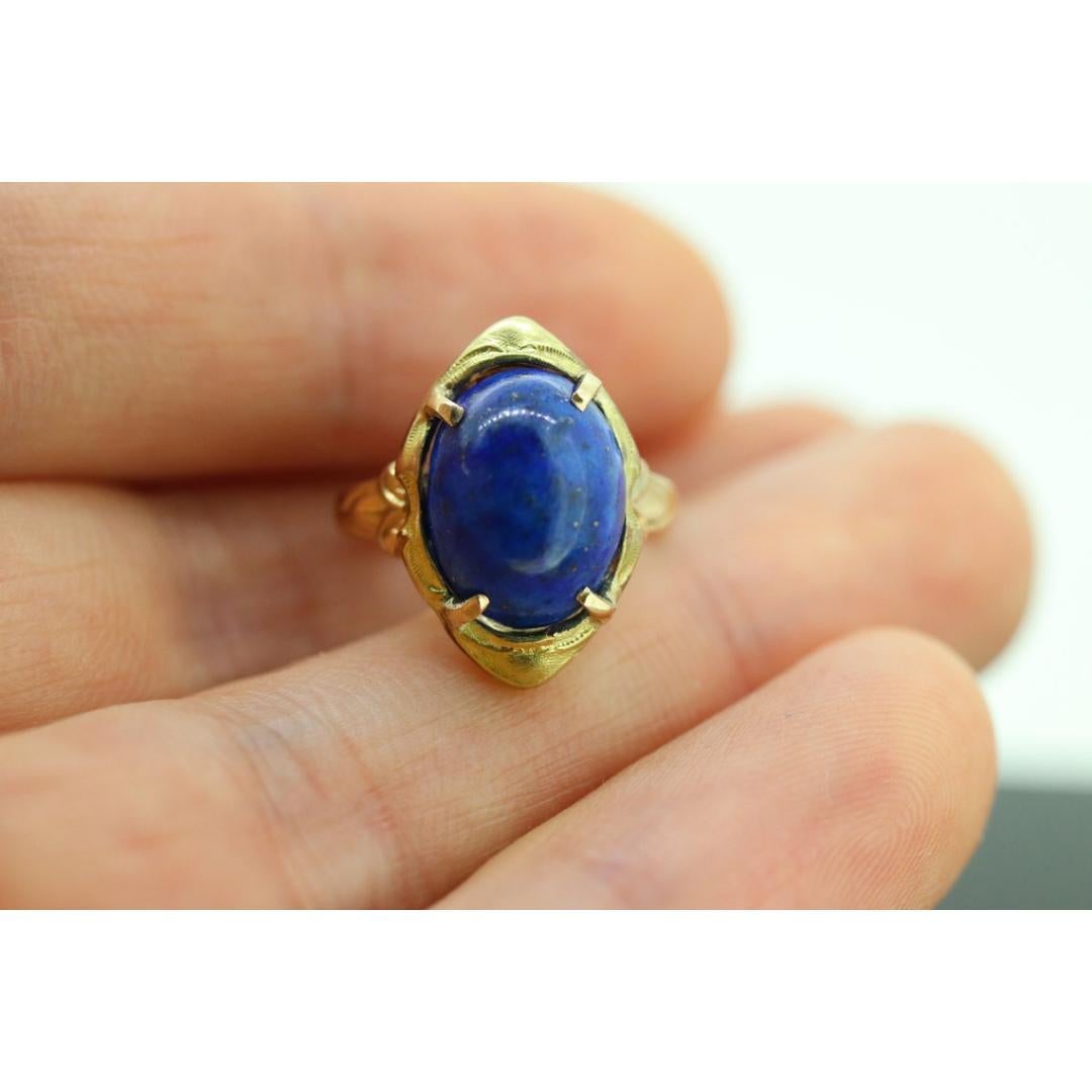 Ring mit 10 Karat Lapislazuli. Ovaler Cabochon-Lapislazuli-Lünette in Lünettenfassung gefasst. einzigartig im Angebot 2