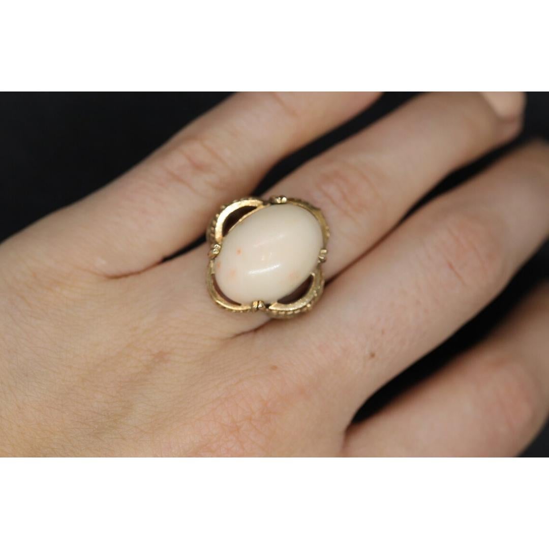 10k Large Oval Pink Angel Skin CORAL ring. NATURAL Coral Cabochon statement ring In Good Condition For Sale In Port Charlotte, FL