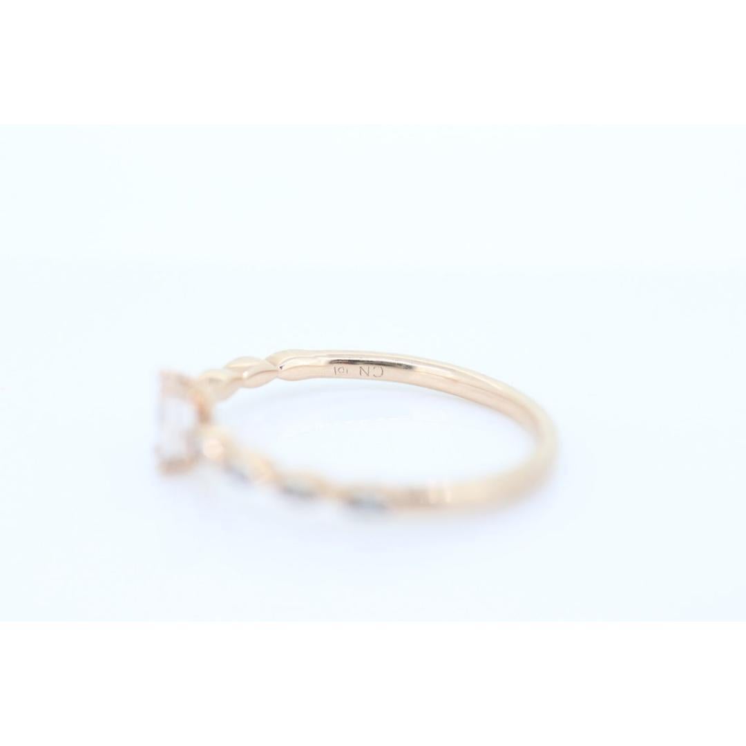Anello con morganite e diamanti a 10k. Promessa in oro rosa Baguette Morganite e diamante in vendita 3