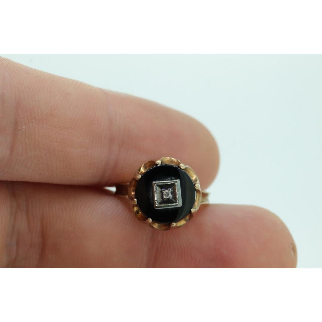 Anello con onice e diamante 10k. Anello con diamante e onice rotondo in oro rosa 10k. Vintage By in vendita 5