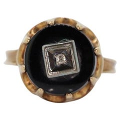 10k Onyx and diamond ring. 10k rose gold round onyx diamond ring. Vintage Mourni