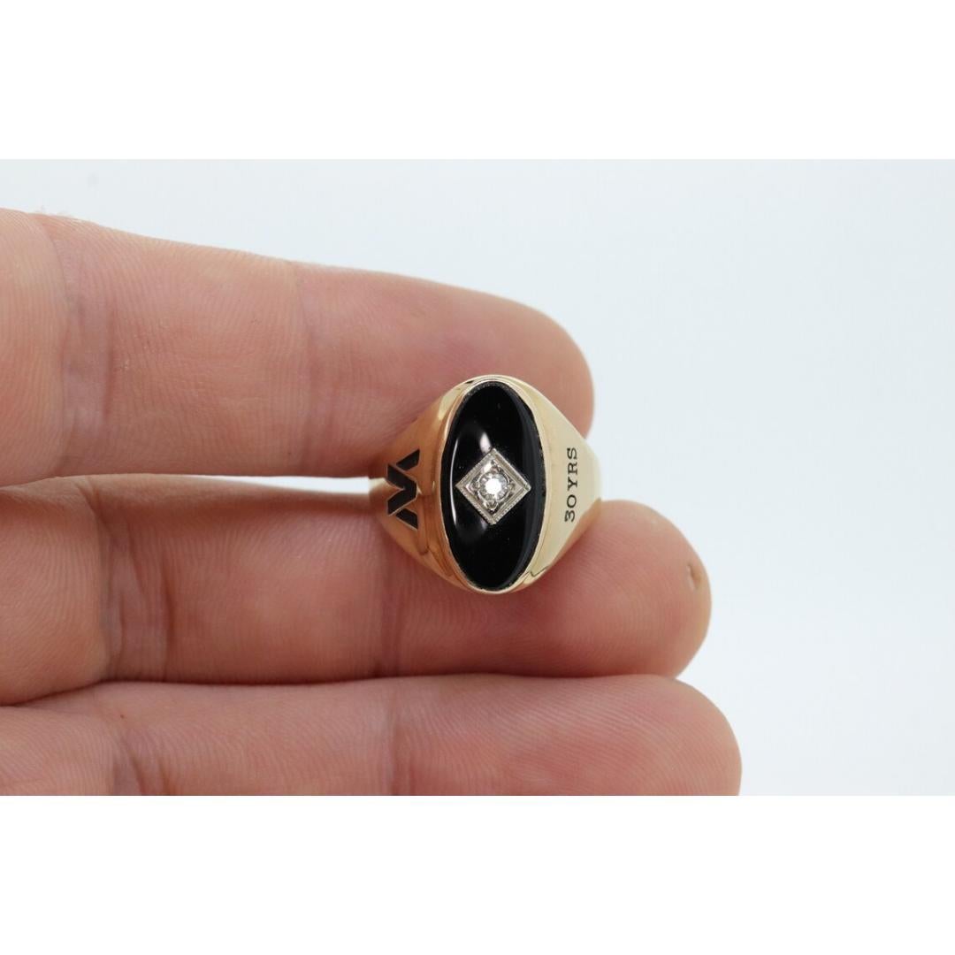 Women's 10k ONYX and diamond ring. Onyx and diamond yellow gold W 30 Year Anniversary For Sale