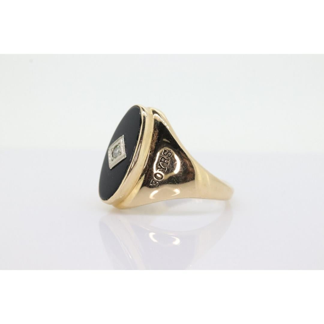 10k ONYX and diamond ring. Onyx and diamond yellow gold W 30 Year Anniversary For Sale 1