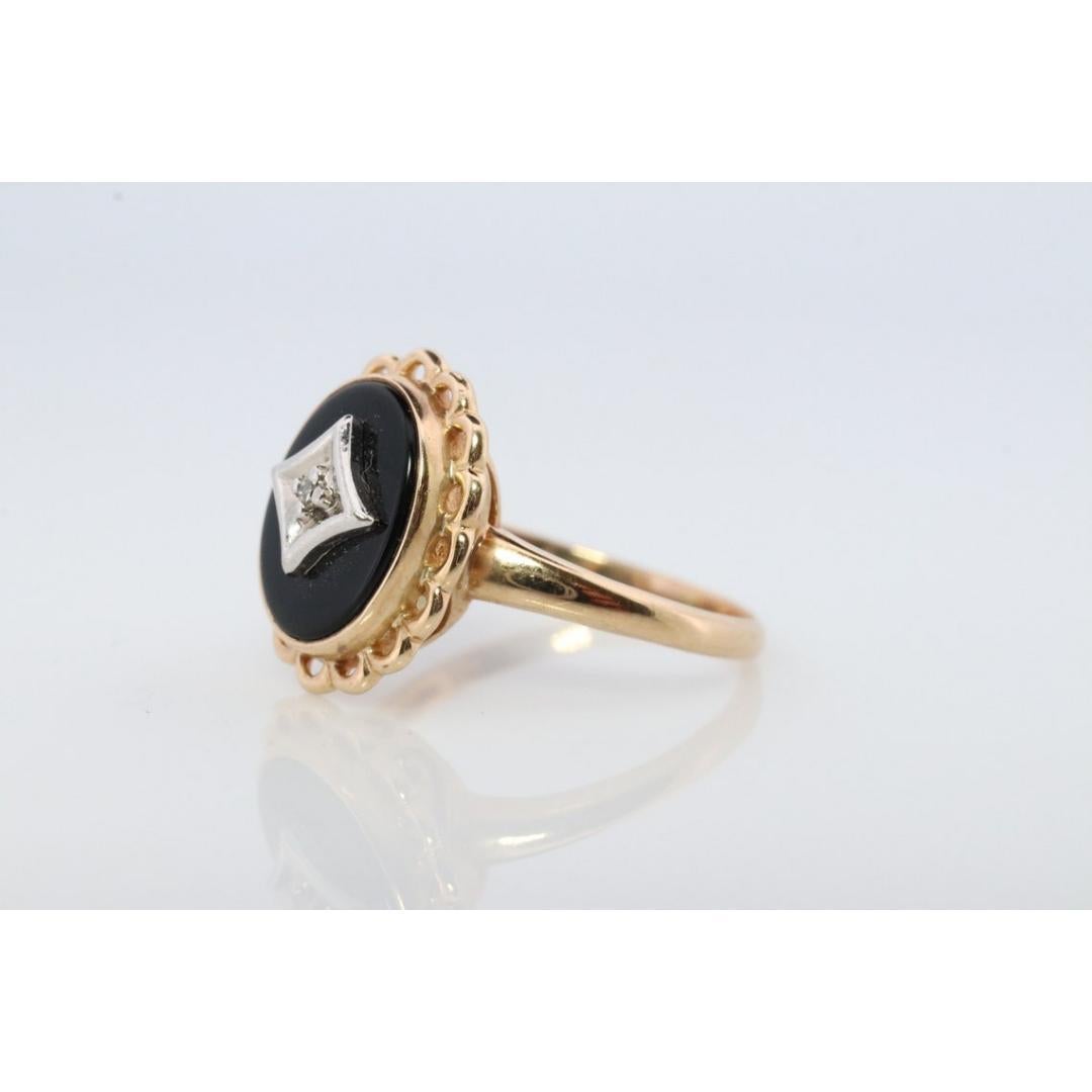 10k ONYX and diamond ring. Oval Onyx bezel set victorian mourning ring. For Sale 3